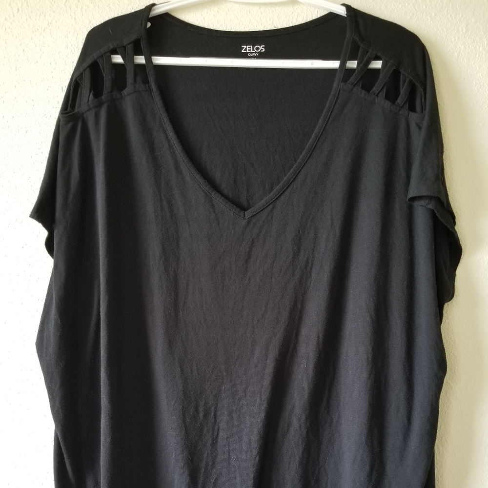3x black shirt